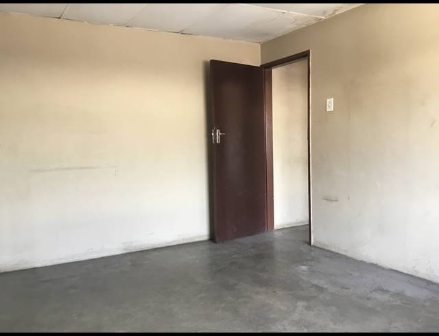510M² WAREHOUSE TO LET IN WADEVILLE